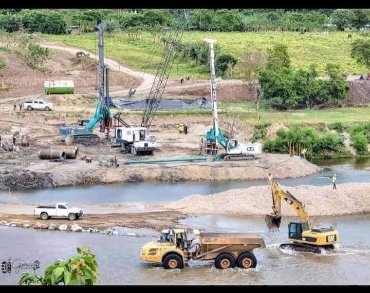 79Trinchera's tweet photo. Sigue en proceso la construcción del puente que unirá los municipios de Wiwili y Jinotega. Esta inversión tiene un costo total de 829 millones de córdobas.
#Nicaragua 
#TE21 https://t.co/4A55Kv5X2L