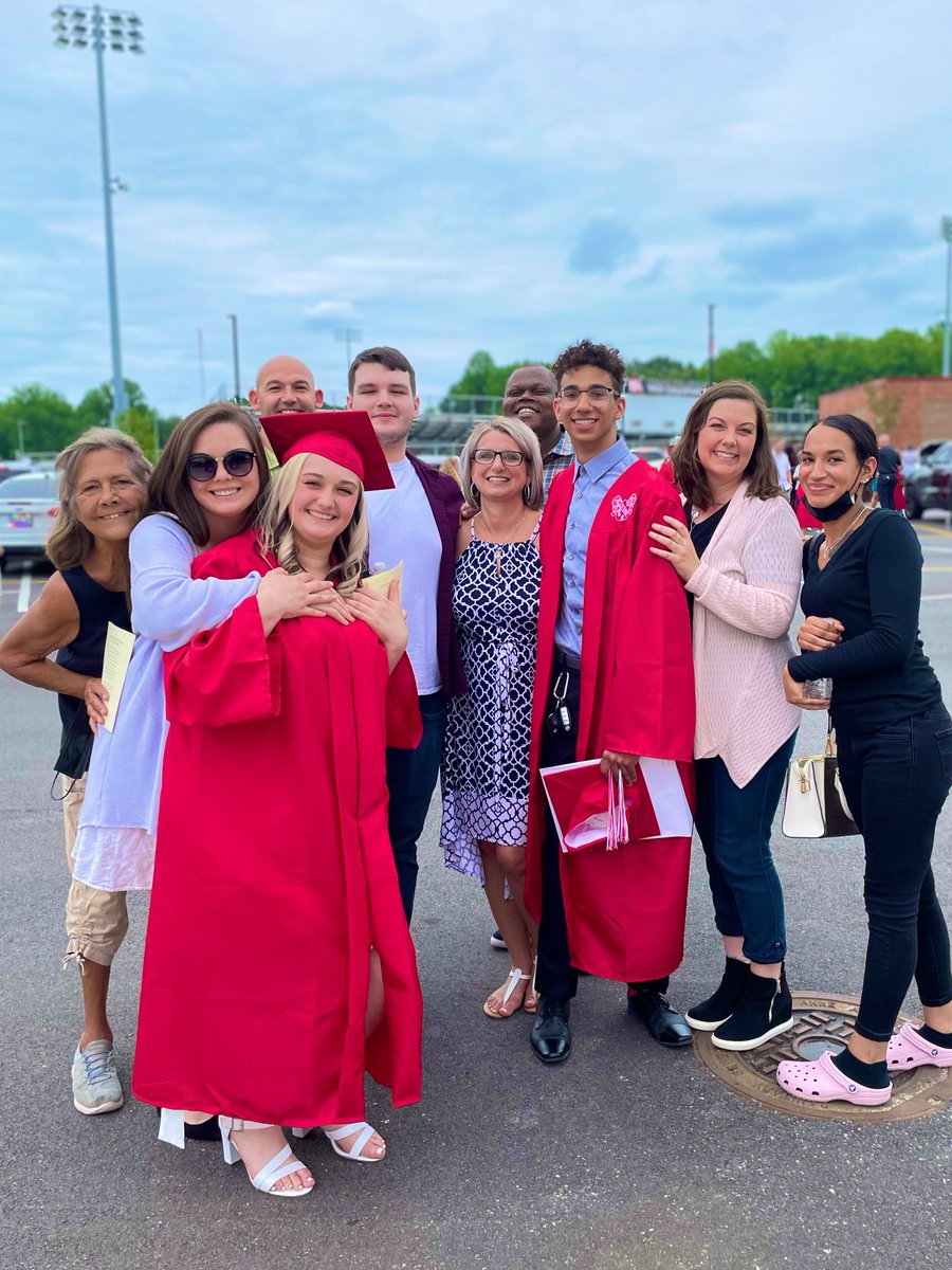 congratulations to my not-so-little little sister for graduating 🥲 <a href="/izaboutmorg/">♡𝔪𝔬𝔯𝔤𝔞𝔫♡</a> i’m so proud of you!!!