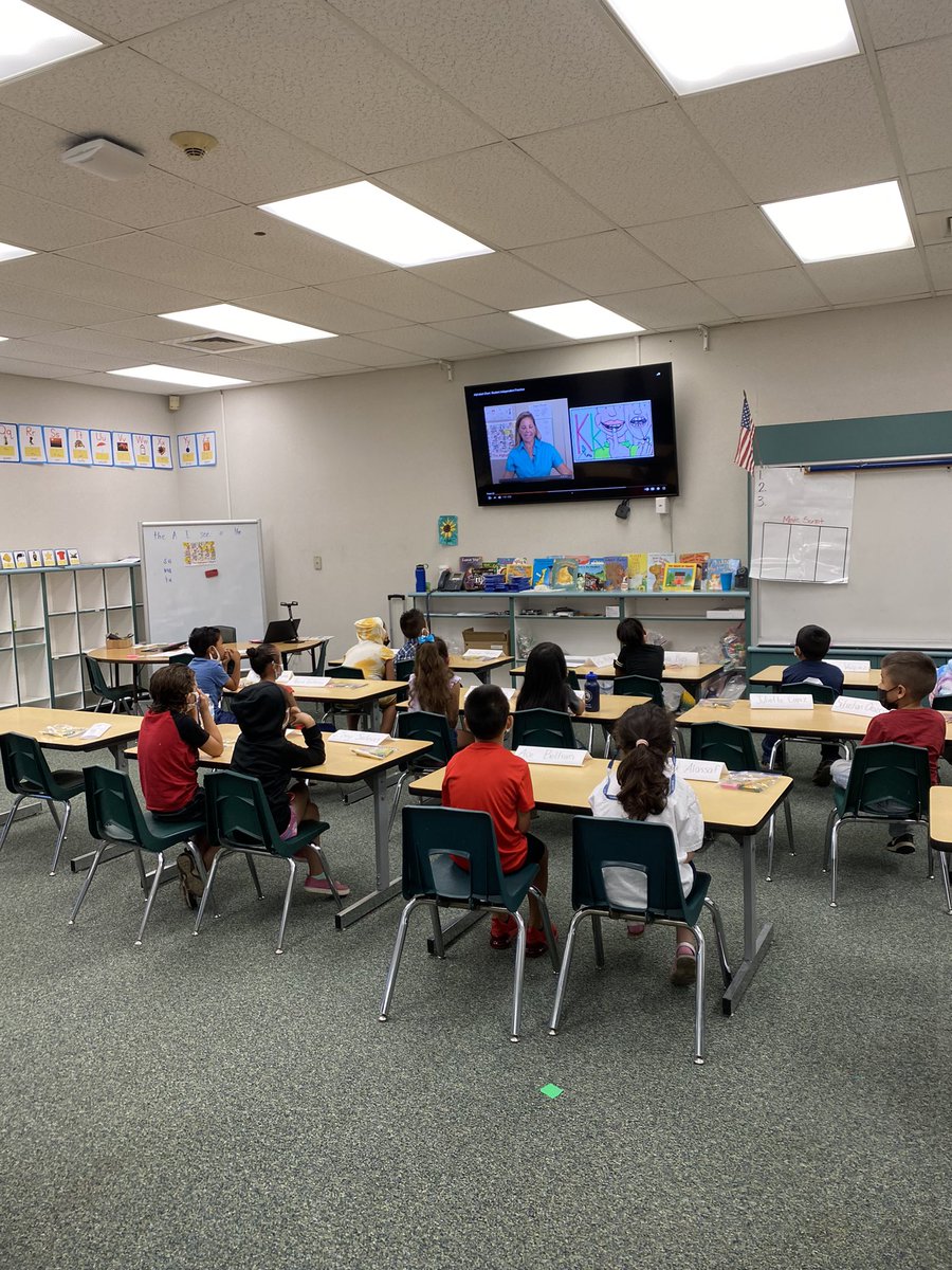 Love seeing all the great learning happening as I walk around our #BSDLitCamp <a href="/FetzerPrograms/">Nancy Fetzer</a> #bsdproud