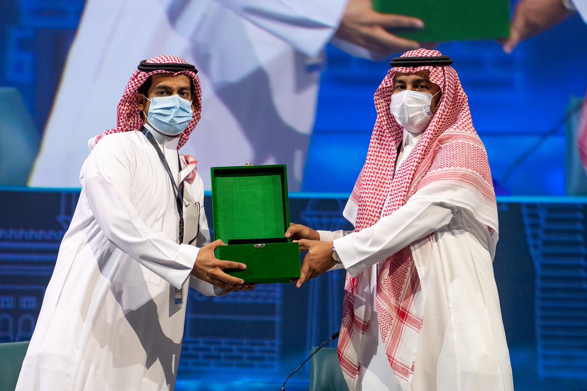 jeddahqwert's tweet image. #صور
#ملتقى_مكة_الثقافي
يُكرم منظمي مسابقة تحدي #أيام_مكة_للبرمجة
والذكاء الاصطناعي
#معرض_مشروعات_مكة_الرقمي