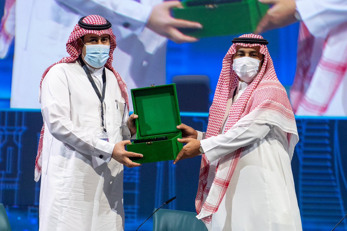 jeddahqwert's tweet image. #صور
#ملتقى_مكة_الثقافي
يُكرم منظمي مسابقة تحدي #أيام_مكة_للبرمجة
والذكاء الاصطناعي
#معرض_مشروعات_مكة_الرقمي