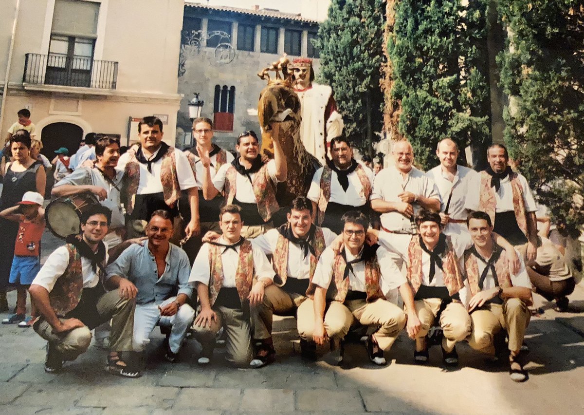 Infinitat de records que avui m’han passat pel cap. Avui Guillem has enlairat el teu darrer vol. Massa jove per marxar. Com el Benito, com el Masana, com l’Ignasi… Si alguna cosa teníeu en comú era la vostra tossuderia. I a això ens agafarem per tornar a realitat. DEP