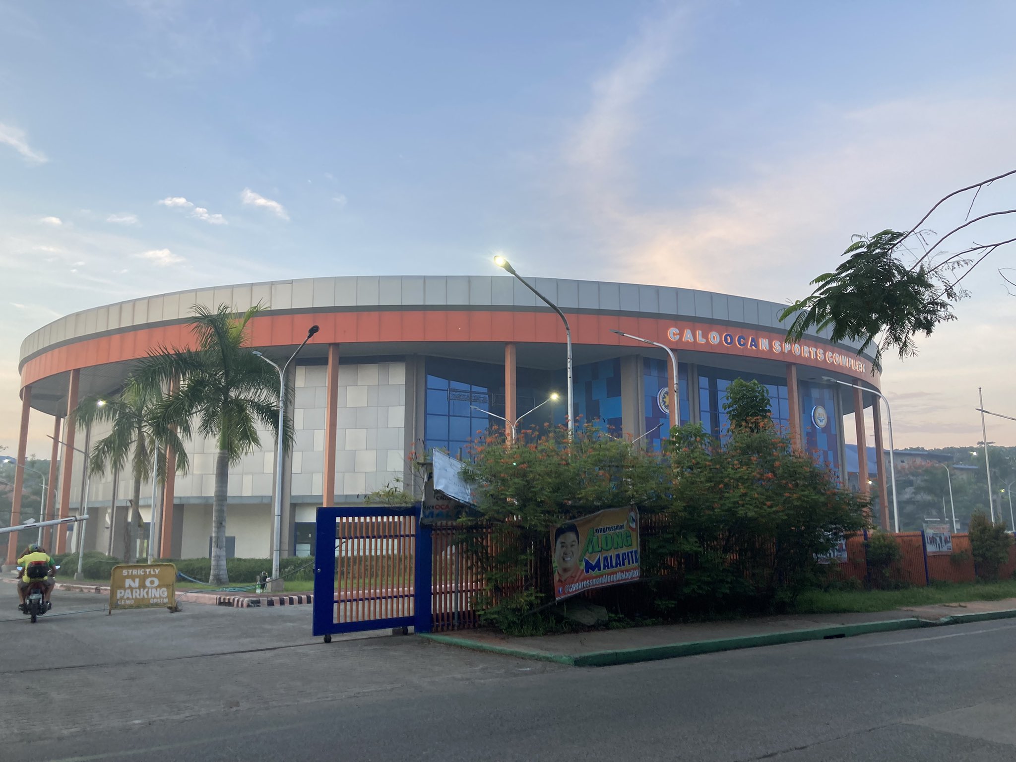 Jervis Manahan on Twitter "Caloocan City has opened their Sports Complex in Bagumbong as a mega
