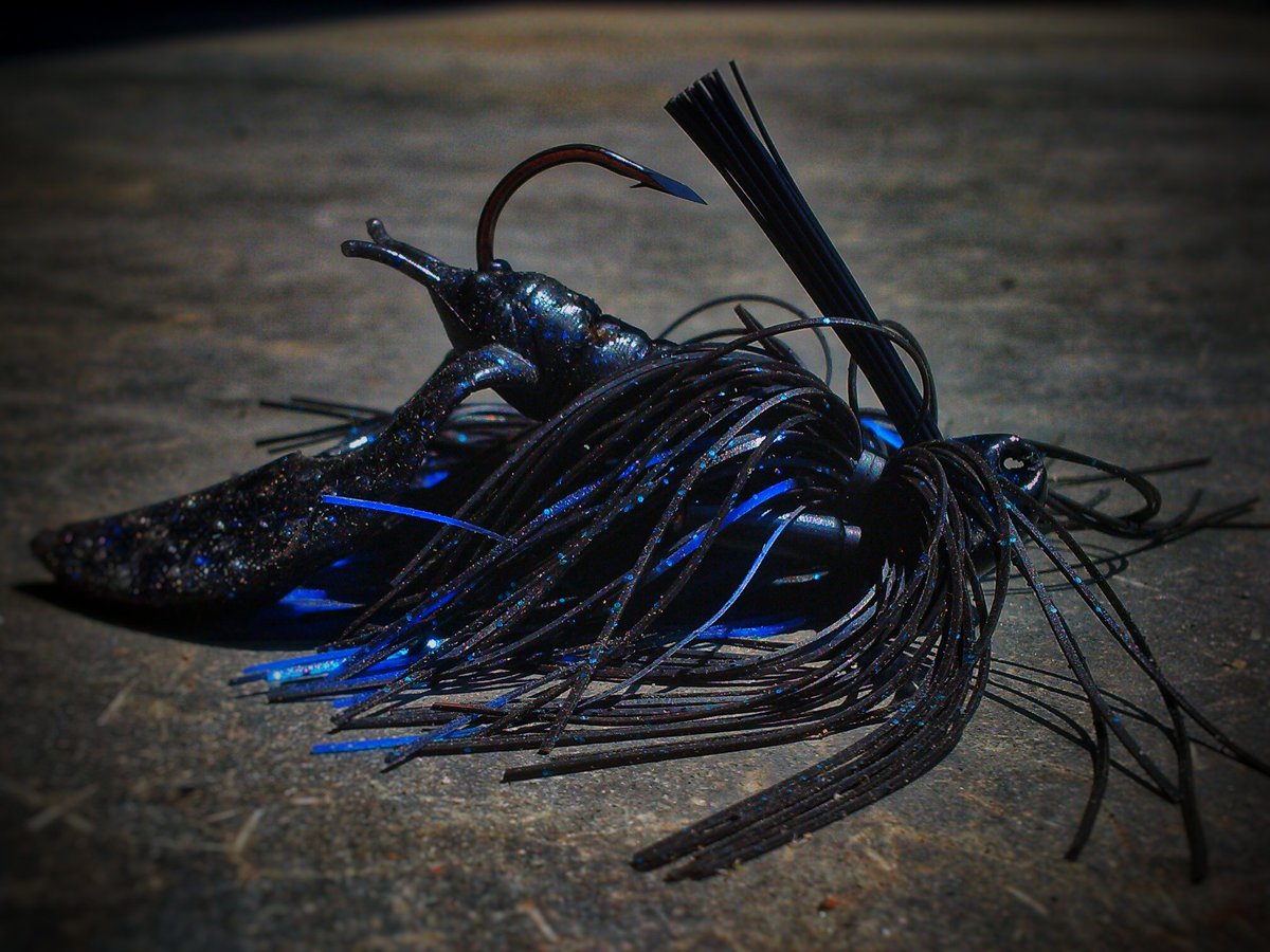 CanuckBassin's tweet photo. One of my absolute favorite ways to catch largemouth and my absolute favorite jig to do it with... The @SEMoutdoors @MEGA_JIGS #StandUpJig!

#ThatsMEGA https://t.co/HiSi2XlBI8
