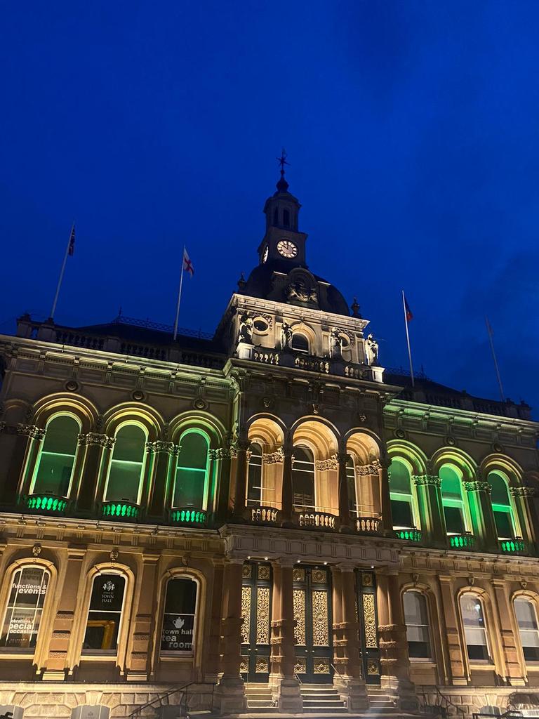 #Ipswich Town Hall went #GreenForGrenfell at 10pm this evening. We held a minite silence, followed by a minutes round of applause. Thanks to all who came along in solidarity and #UnitedForGrenfell this evening.