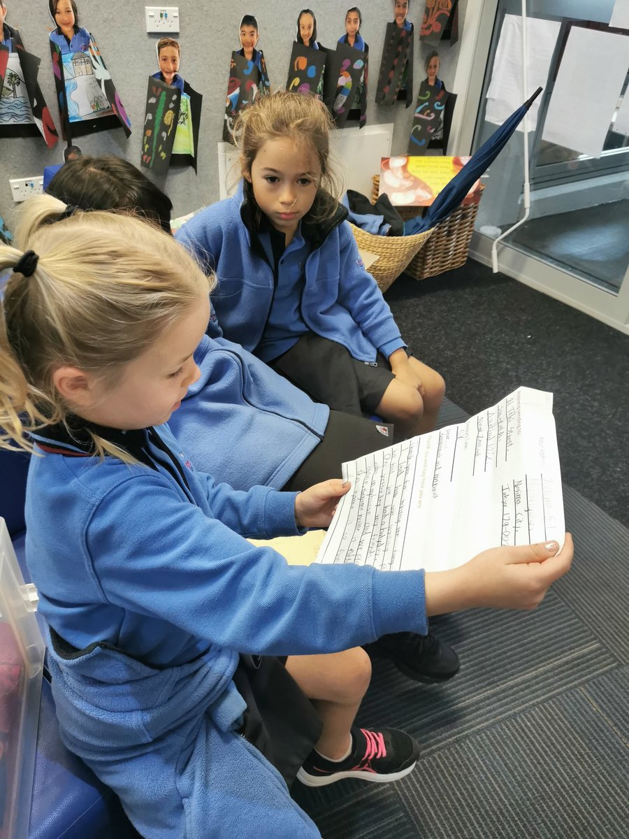 Yay our letters arrived from Japan 🇯🇵 such an awesome way to learn about another culture and so many connections being made #makingconnections #diversity <a href="/naomi_toland/">Naomi Toland</a> <a href="/StonefieldsSch/">Stonefields School</a>