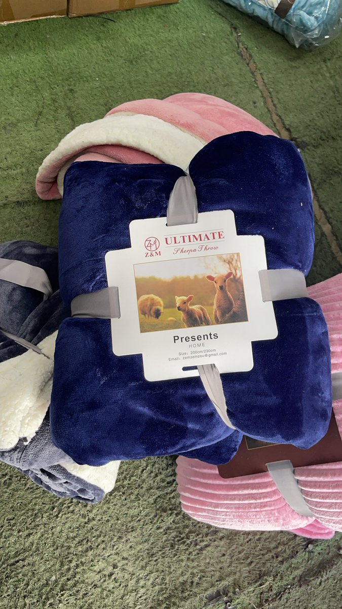 plug_yourself's tweet photo. Dragon city jhb bedding they are on Instagram check them out these throws I got them for R300 quality is good and they fit a queen size bed 🤩 #girltalkza #girlbuyza #girlztalkaza #girlstalkza #plugyourself https://t.co/68si0bm88P