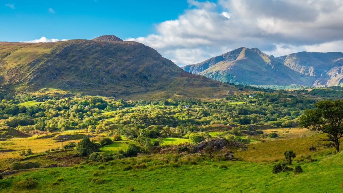 hiiker__'s tweet photo. The Irish part of the E8 trail, takes you on a 622 km tour of great variety, through the heart of the Emerald Isle. You tempted?
https://t.co/f4qorN5KBd

#coasttocoastireland #thoseviews #hiiker #thruhikers #multidayhike #irelandlove #hiiker #irelandisgreat #irelandisbeautiful https://t.co/PDuBVIBfa7
