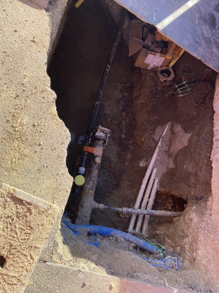 1 million d’euros: c’est ce que #GRDF investit chaque jour pour assurer la #securite du réseau gaz. Ici <a href="/Toulouse/">Toulouse - Mairie et Métropole</a>, la pose d’un tronçon neuf en polyéthylène avec une attention méticuleuse pour les riverains à la limitation maximale des impacts du chantier.#GRDFsecurite365