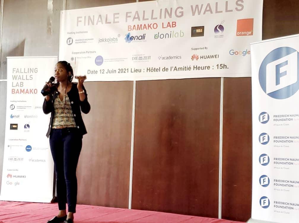 FNF_Africa's tweet photo. Ténin Nana Kouyaté in Mali won the 1st edition of Falling Walls Lab #Bamako hosted by FNF & partners.
She will present her project #Agribox at the Falling Walls Lab World Final scheduled for November in Berlin. https://t.co/p7XlzPHpw8