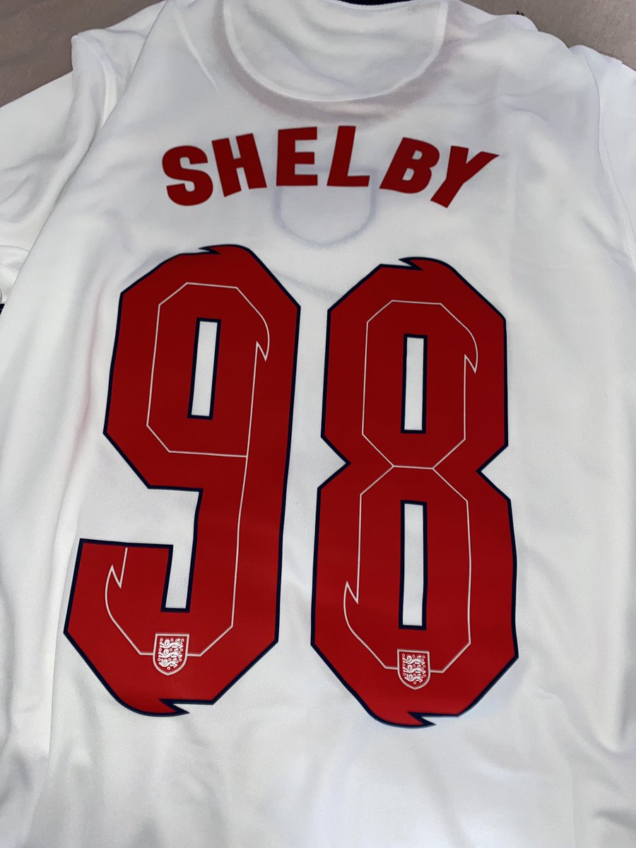 🏴󠁧󠁢󠁥󠁮󠁧󠁿🦁