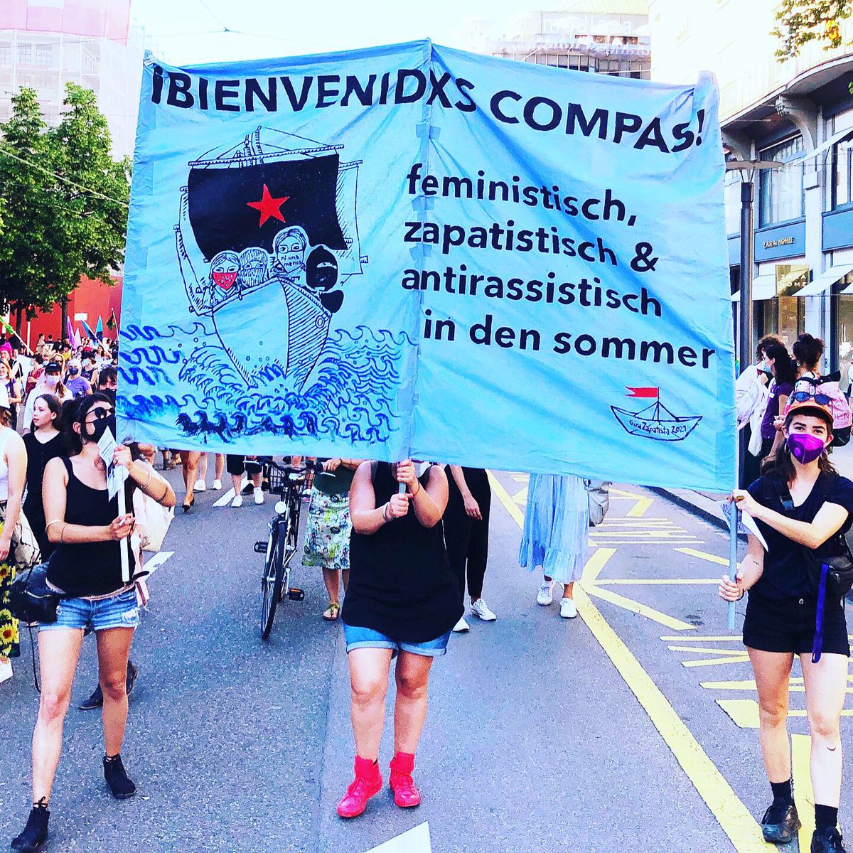dj_oliphono's tweet photo. Frauendemo in Zürich begrüsst die zapatistas in Europa!
#140621 #zapatistas #viajeporlavida #frauenstreik21 #frauendemo #Zurich #suiza #Frauenstreik #zapatista https://t.co/xgV9BZlxAW
