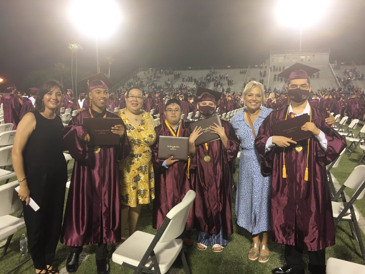 mgjuarez17's tweet image. #lfhs graduation#2021#my students are my kids#proud teacher