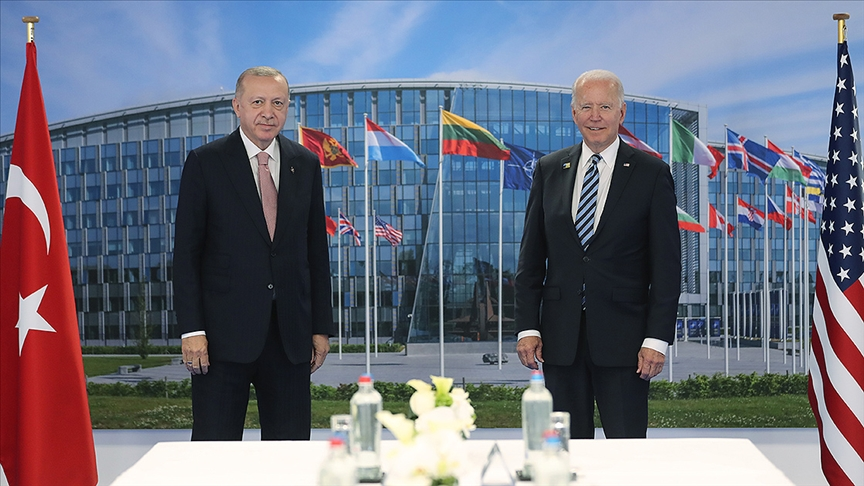 ViaHaber's tweet photo. NATO Zirvesi sonrası Cumhurbaşkanı Erdoğan basın toplantısında konuşuyor https://t.co/eYl21ml7lr