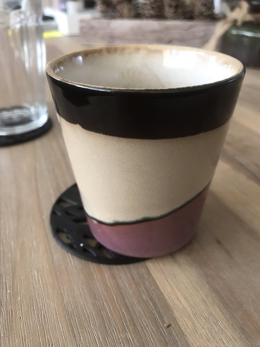 Zit ik naar #studioeuropa te kijken zie ik dezelfde bekers als wij hebben #koffie #HKLiving