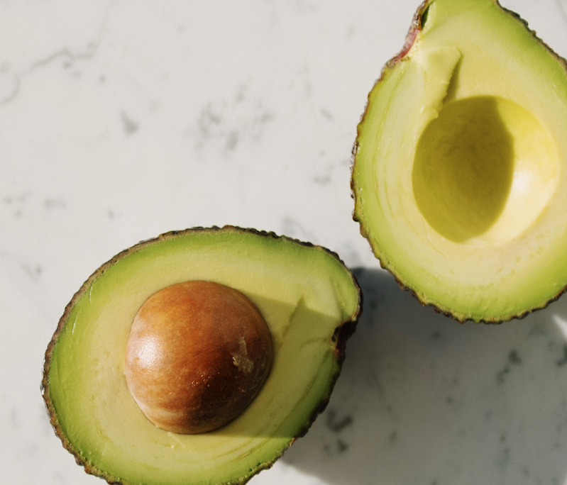 Want to know some top tips for keeping your avocados from turning brown?
🥑 Pop your cut avo in a container with half an onion 
🥑 Brush the flesh with lemon juice 
🥑 Keep your cut avo in a jar of water 
Who else has handy tips for keeping food fresh?