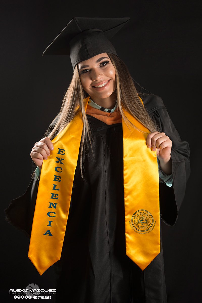 alexisvazquezpr's tweet photo. Graduate! 🎓🎉📸
#AlexisVazquezPR #AlexisPR #gradate #class2021 #goal #happy #clase2021 https://t.co/FFIdiYvrnS