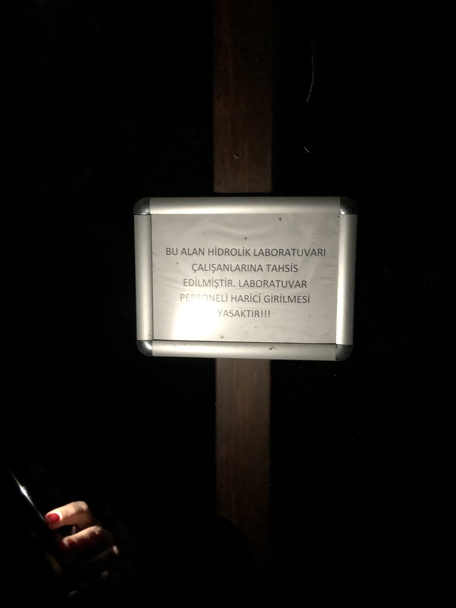 akerimcapar's tweet photo. İTÜ kampüsünde bir ortak alana böyle bir yasak tabelası asan zihniyeti yorumlarınıza bırakıyorum https://t.co/A051NlElrB