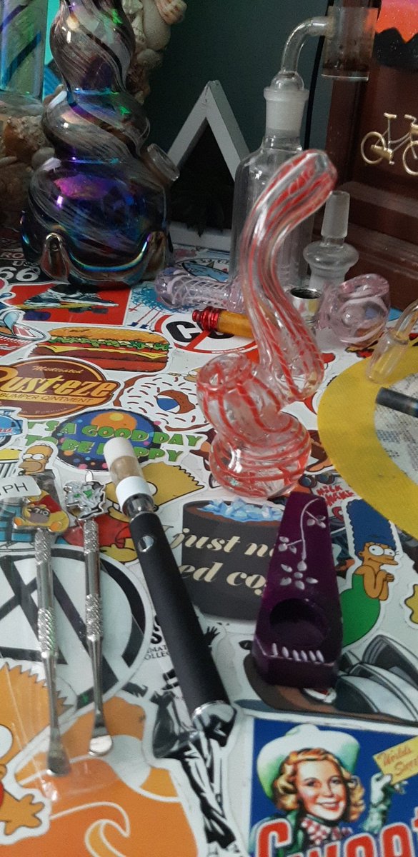 witchystonrbish's tweet photo. Got all this cute stuff from Everything for 420 today #EVERYTHINGFOR420 https://t.co/QVOMBJm5aZ