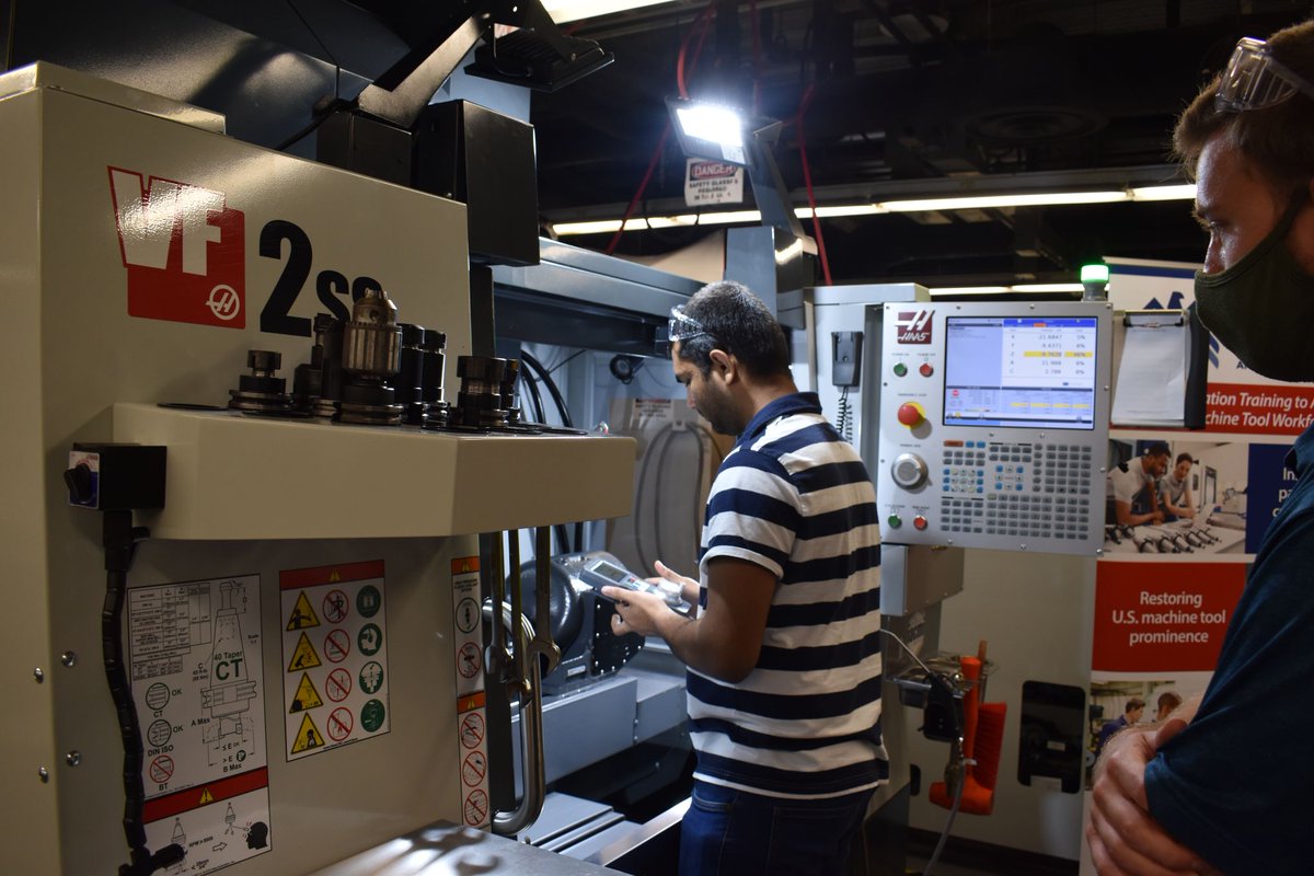 iacmihq's tweet image. Another ACE CNC machining training bootcamp kicked off this morning at PSCC. This cohort consists of undergraduate & graduate students at PSCC, UTK, & Clemson. This afternoon, students are learning different types of milling tools to set & load tools later today. #ACEProgram
