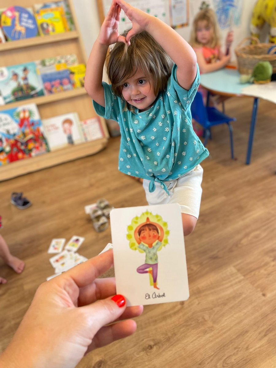 NouPatufet's tweet image. Tarda de ioga, mandales,  massatges… i mooolta calma! 👌🏻
#setmanadelasalut2021 #programaSI #NouPatufet #EscolesCoop