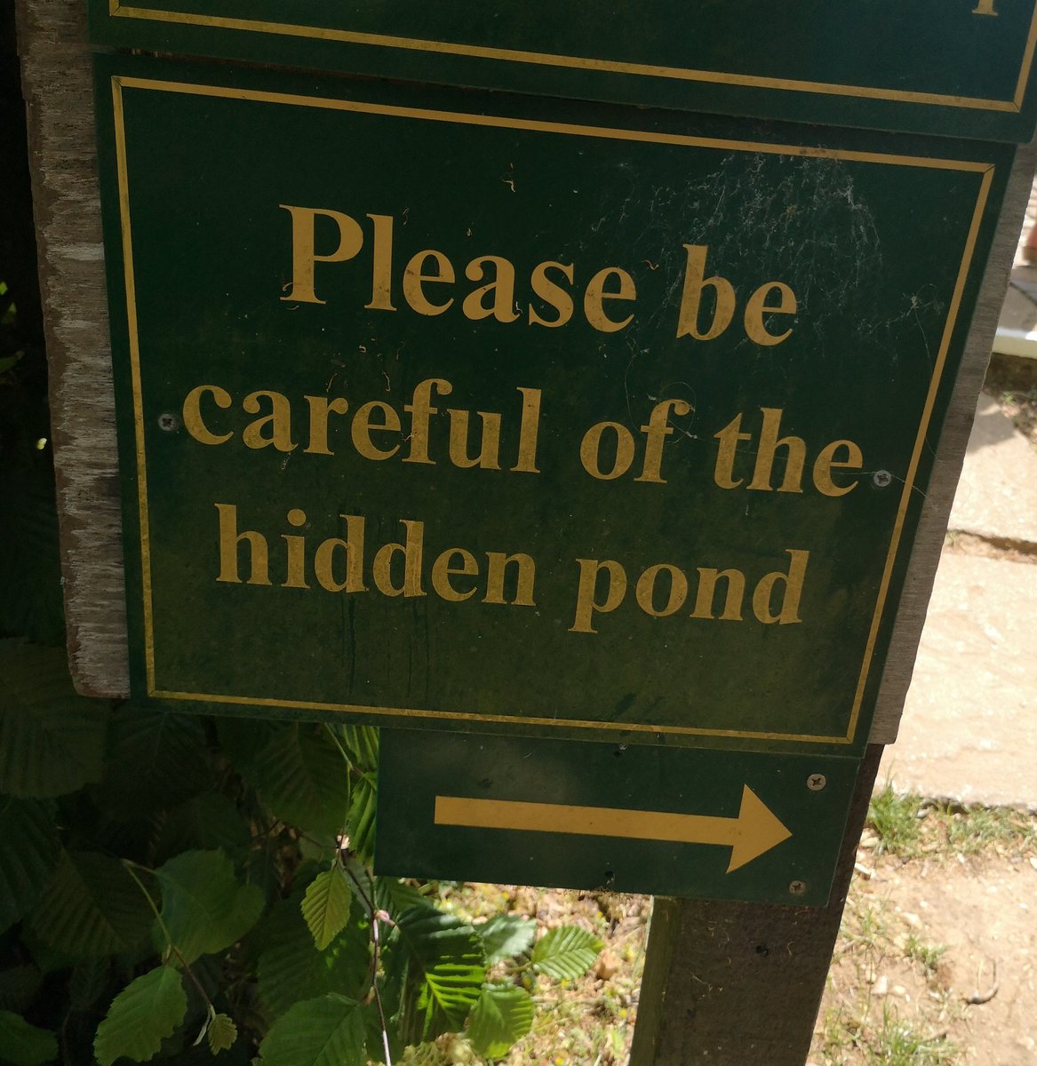 alexsyed1's tweet photo. I did try to think of a funny caption but to be honest, I think the sign says it all....
#Hiddenpond https://t.co/R9VstA433U