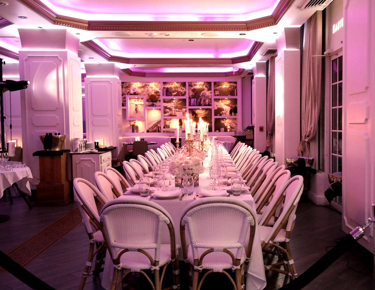 Our indoors is as beautiful as of our outdoors✨ We can’t wait to welcome you in our elegant wide main dining room for an amazing dinner experience.⁠
@villaazurmiamibeach ⁠
⁠
More info #linkinbio