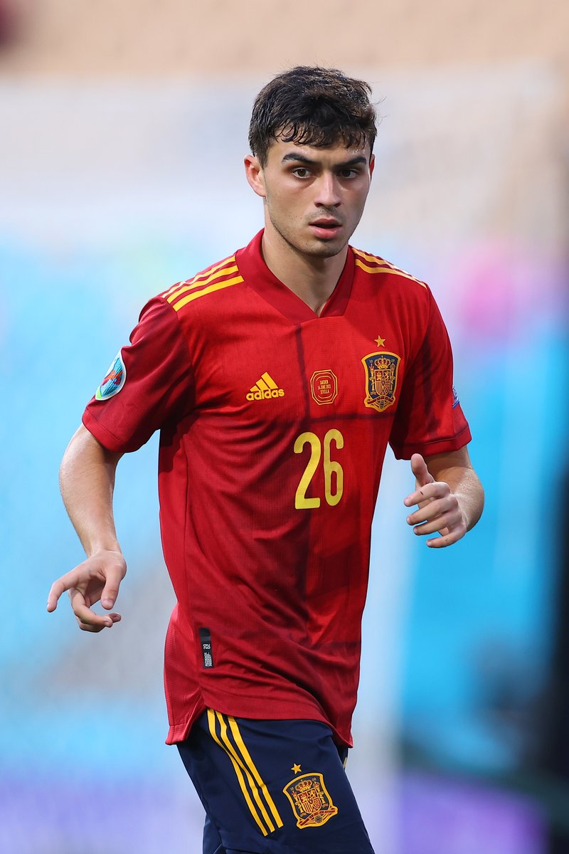 #ESP  𝑷𝒆𝒅𝒓𝒊 es el jugador más joven en jugar con la 
<a href="/SeFutbol/">Selección Española Masculina de Fútbol</a> en una fase final de una EURO 

▶️18 años y 201 días 👏👏

#EURO2020  | #ESPSWE