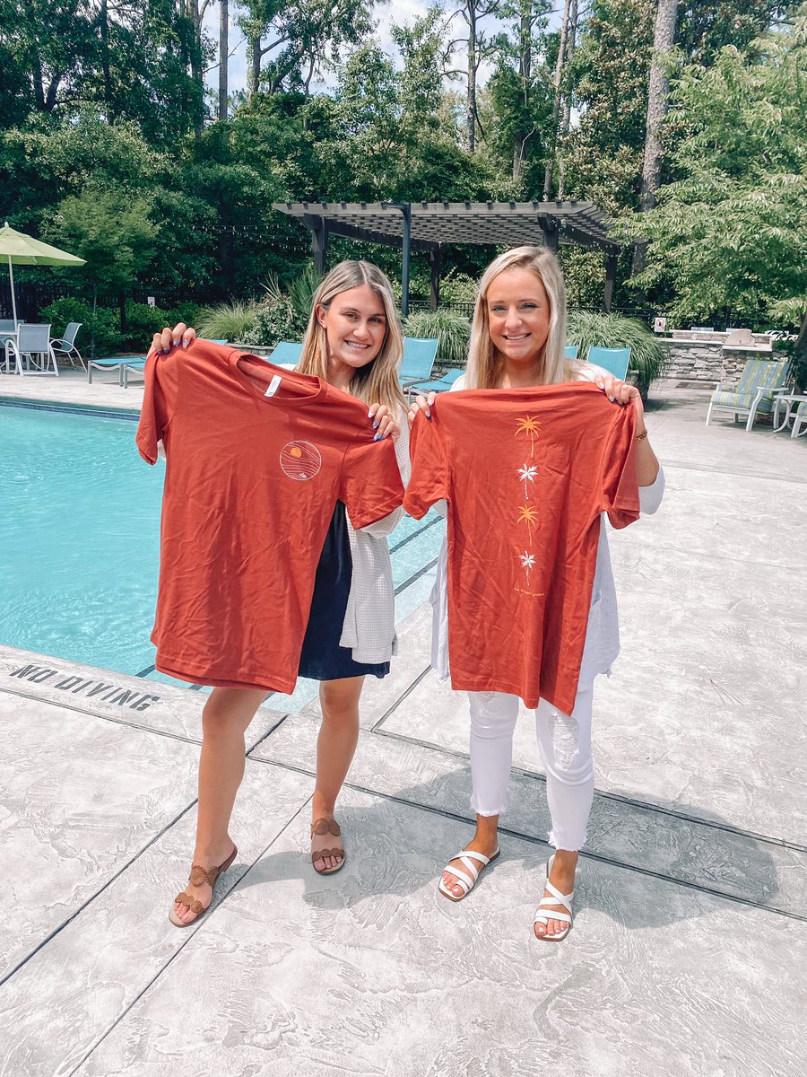 NEW tee shirt alert 💥 Tour &amp; score one of our new ILM tees! &amp; also because.. who doesn’t love to rep ILM?? 👍🏻😀 #ilmstudentliving #wilshirelanding #ilmstudents