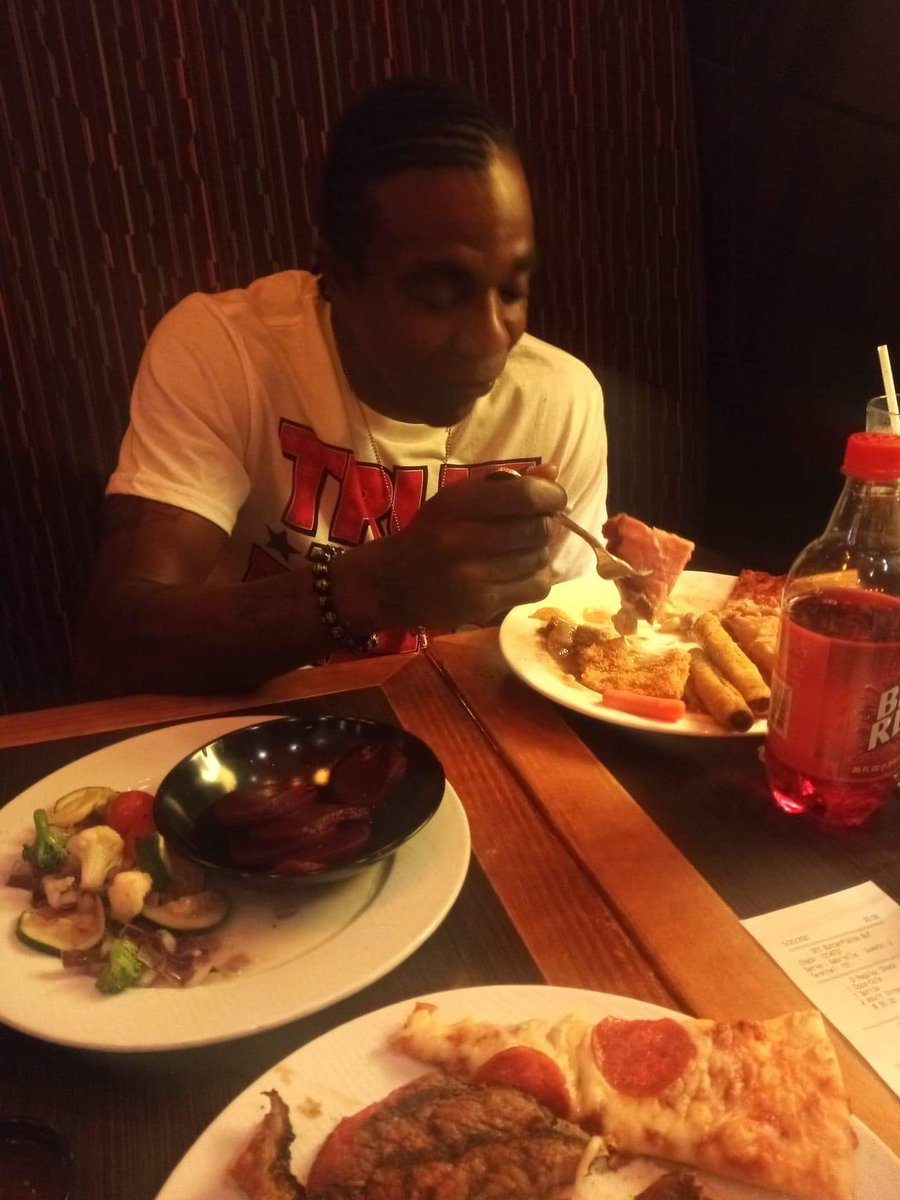 KelvonQ's tweet photo. Fuck around be a food fight https://t.co/fNEs8BiTZc