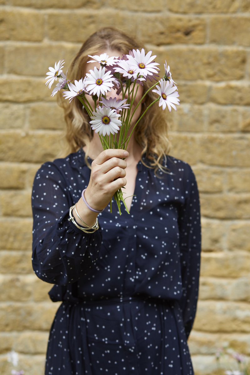 The fabulous <a href="/foxhillmanor/">Foxhill Manor</a> face behind the flora... 🌸 

#FacesofFarncombe #FlowerPower #HeadsoftheGame #BudsforLife