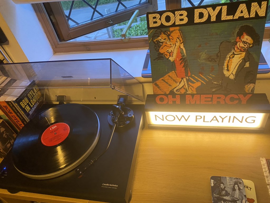TimSmith2021's tweet image. Current Bob Dylan mood…I find myself repeatedly returning to this glorious album…Political World, Where Teardrops Fall, Everything Is Broken, Ring Them Bells, Most Of The Time…every track is a nailed on winner &amp;amp; it gets to me every time…#OhMercy …who’s with me?