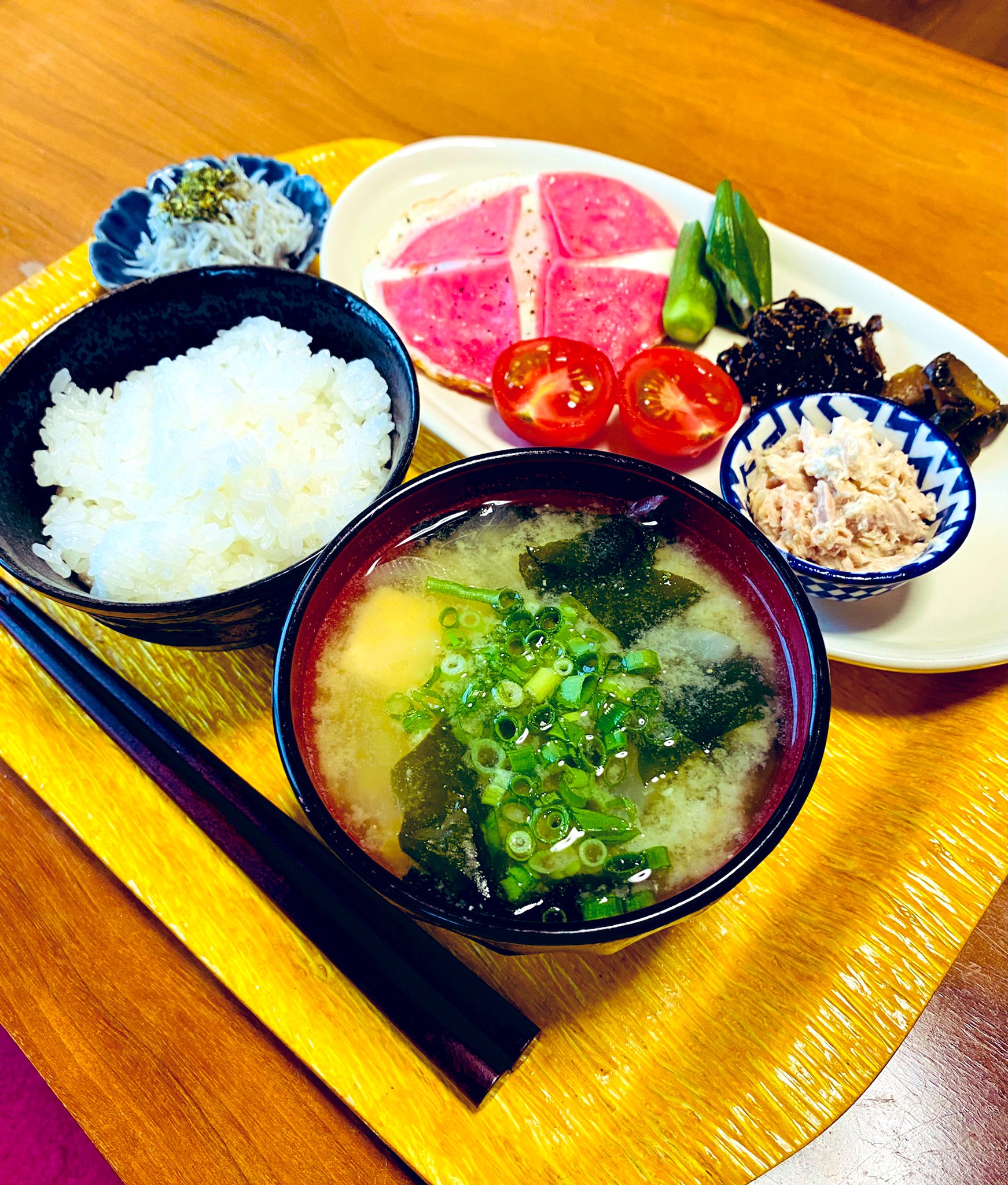 豆腐と新玉と生わかめのお味噌汁 Twitter Search Twitter