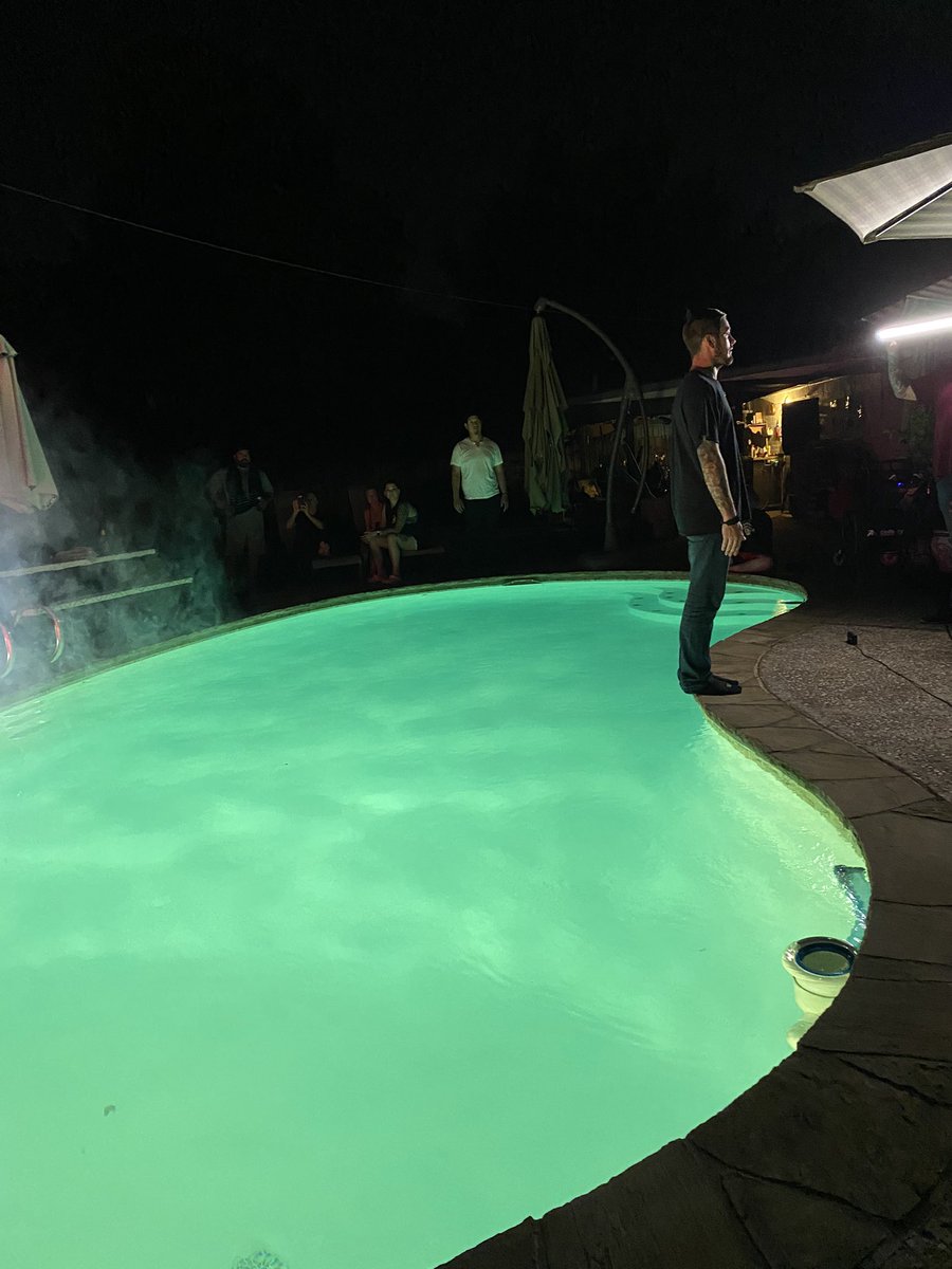 Behind the scenes from our recent music video shoot!! Was so much fun!!