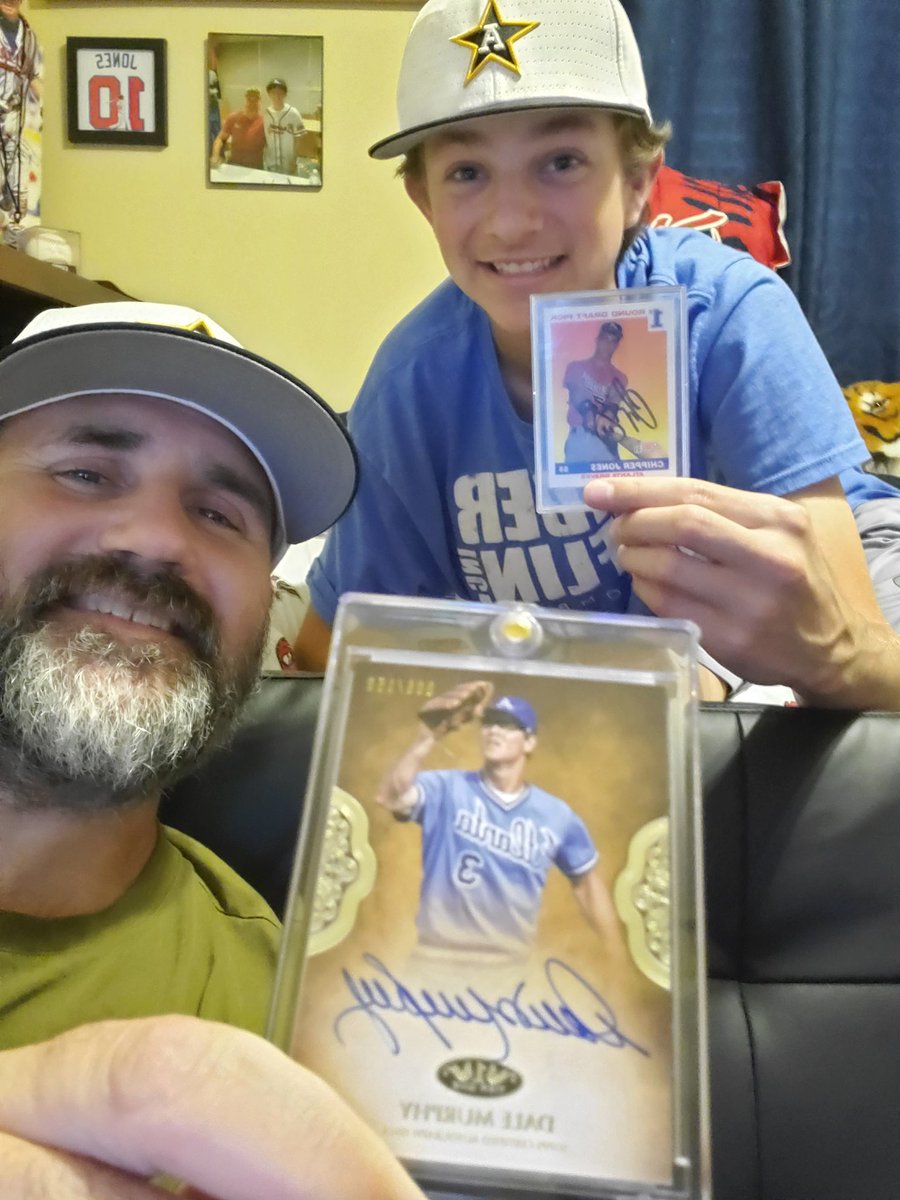 CaisonWhatley's tweet photo. I'm a lucky dad!!! My son @CadenWhatley got me my childhood idol's @DaleMurphy3 autographed card. #6 of 150! Back then, no internet, I skipped school snack everyday 2 use the money 4 a paper I had 2 ride my bike(+2miles) 2 the gas station just 2 see Murphs stats. LU Murph! https://t.co/RebckQafRH