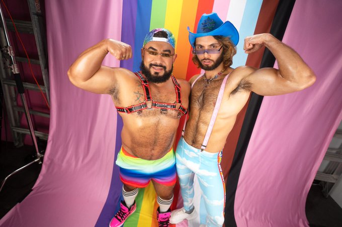 TASTE THE RAINBOW 😝🌈 https://t.co/jCAez9J7pz<a href="/tag/thirsttrap"class="tags"><span>#thirsttrap</span></a><a href="/tag/oink"class="tags"><span>#oink</span></a><a href="/tag/piggy"class="tags"><span>#piggy</span></a><a href="/tag/gaydaddy"class="tags"><span>#gaydaddy</span></a><a href="/tag/mask4mask"class="tags"><span>#mask4mask</span></a>