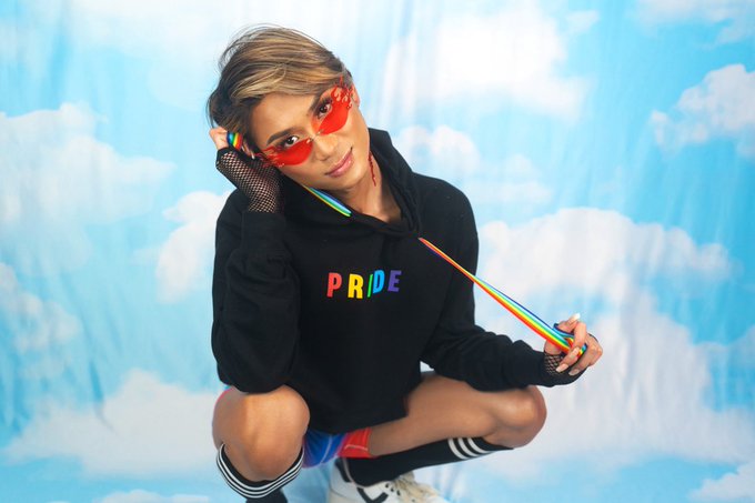 2 pic. TASTE THE RAINBOW ?? https://t.co/jCAez9J7pz