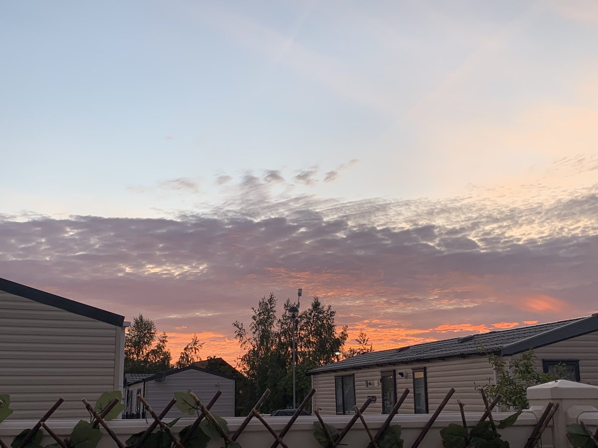 The sound of freedom, in the hot tub, during sunset, a couple of ciders down… bliss! @RAFConingsby #tattershalllakes #Chillout