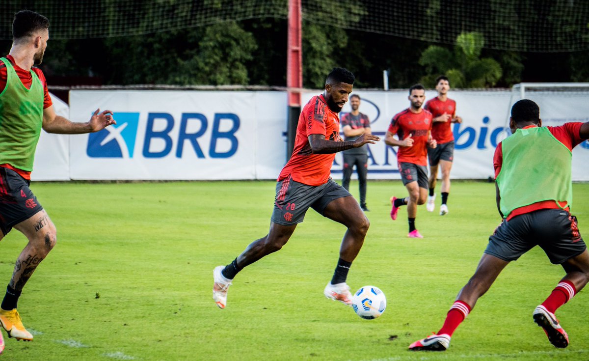 Flamengo's tweet photo. As imagens da atividade desta segunda-feira no CT! 📸⚽️ 

📸: Felipe Patiño/CRF https://t.co/cozfgWL8r7