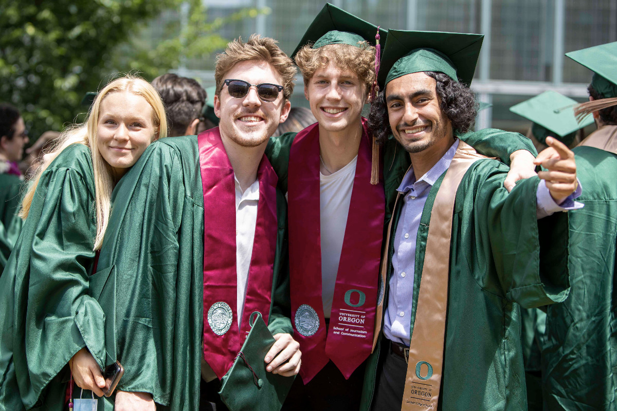 uoregon's tweet photo. It was so great to see all of the happy faces during Saturday's commencement activities.
ππ Class of 2021 π π
#DuckGrad21 https://t.co/dRXI3ZeJHz