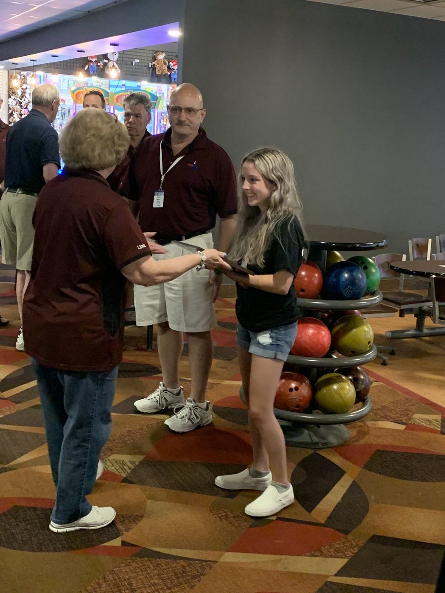 theteach25's tweet photo. Emma receiving her scholarship this evening from the Lake-Geauga Bowling Association. @MentorBowling @MentorAthletics https://t.co/OU79NMQU2D