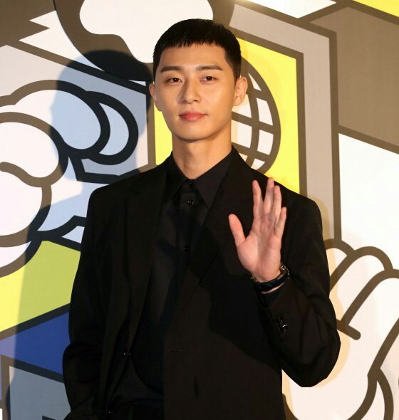 infodrakor_id's tweet photo. #ParkSeoJoon dikabarkan akan bergabung dalam cast film 'Captain Marvel 2' dan ikut bergabung dengan Marvel Cinematic Universe (MCU) 😱👏

Syuting dimulai paruh kedua tahun ini setelah syuting film #ConcreteUtopia berakhir 👏

https://t.co/wfzNkwfjWs https://t.co/0AZKGsXt5q