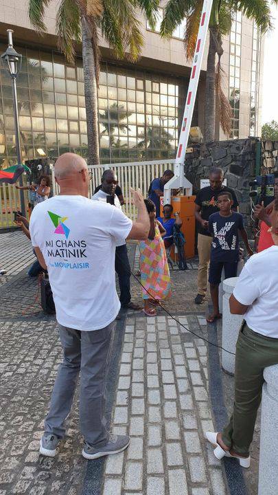 #negaktif nous a donné rdv devant la #ctm ...
Nous y étions en force 🤜🏾🤛🏾
Mi bel pasaj 👍🏾
#WèKlè 
#michansmatinik 
#Martinique #politique 
#outremer