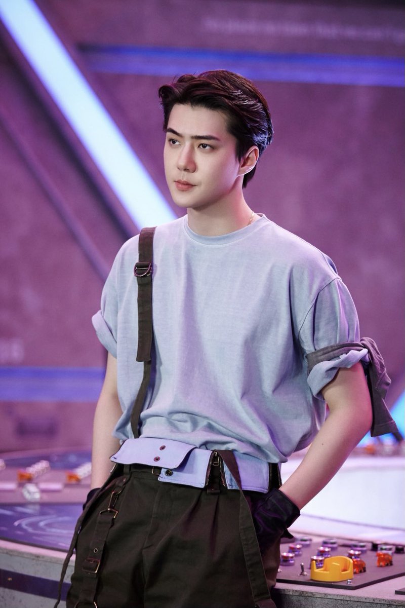 hourly sehun tweet media