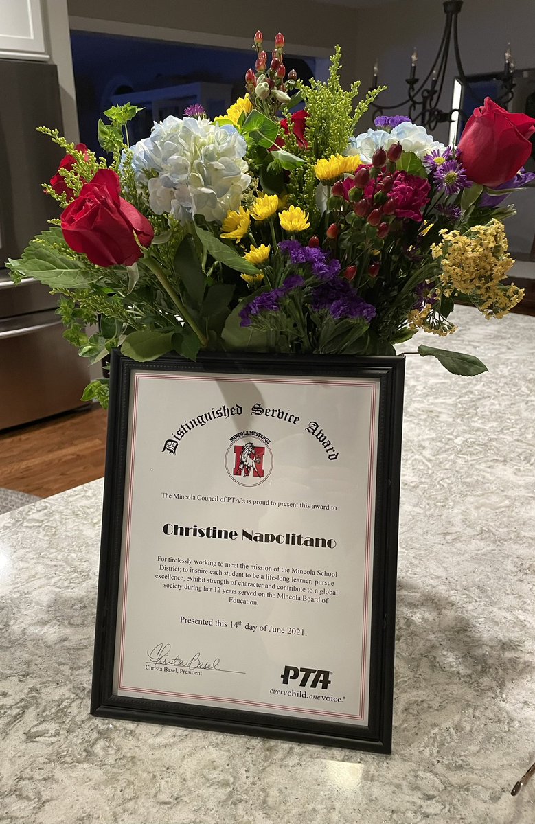 Thank you <a href="/MineolaAs/">MineolaDistrictCouncilofPTAs</a> for honoring me tonight with the Distinguished Service award! PTA parents are the heart of this district so I am deeply touched. I started my journey as a PTA parent so I want to thank YOU for all you have done for our students! 😘#mineolagrateful