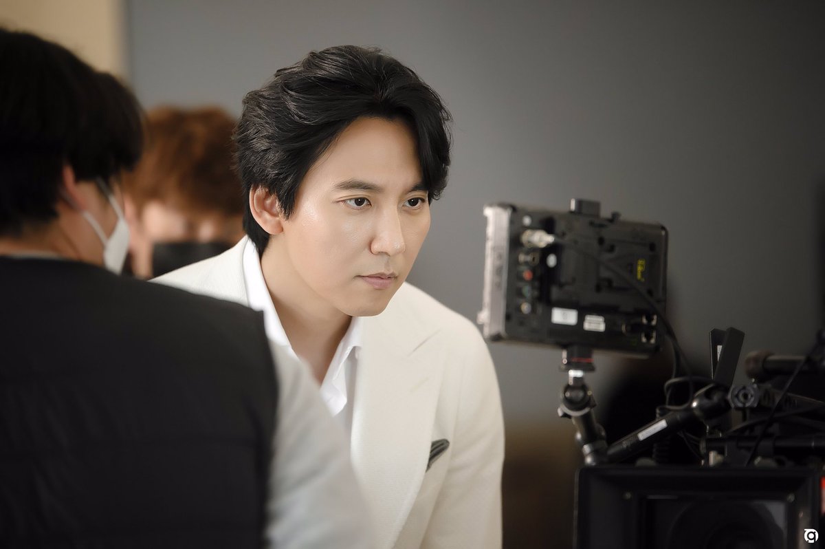 💌naver.me/5AmjEP6o

[길뽀] 오늘도 김남길 미모는 풀 악셀_★