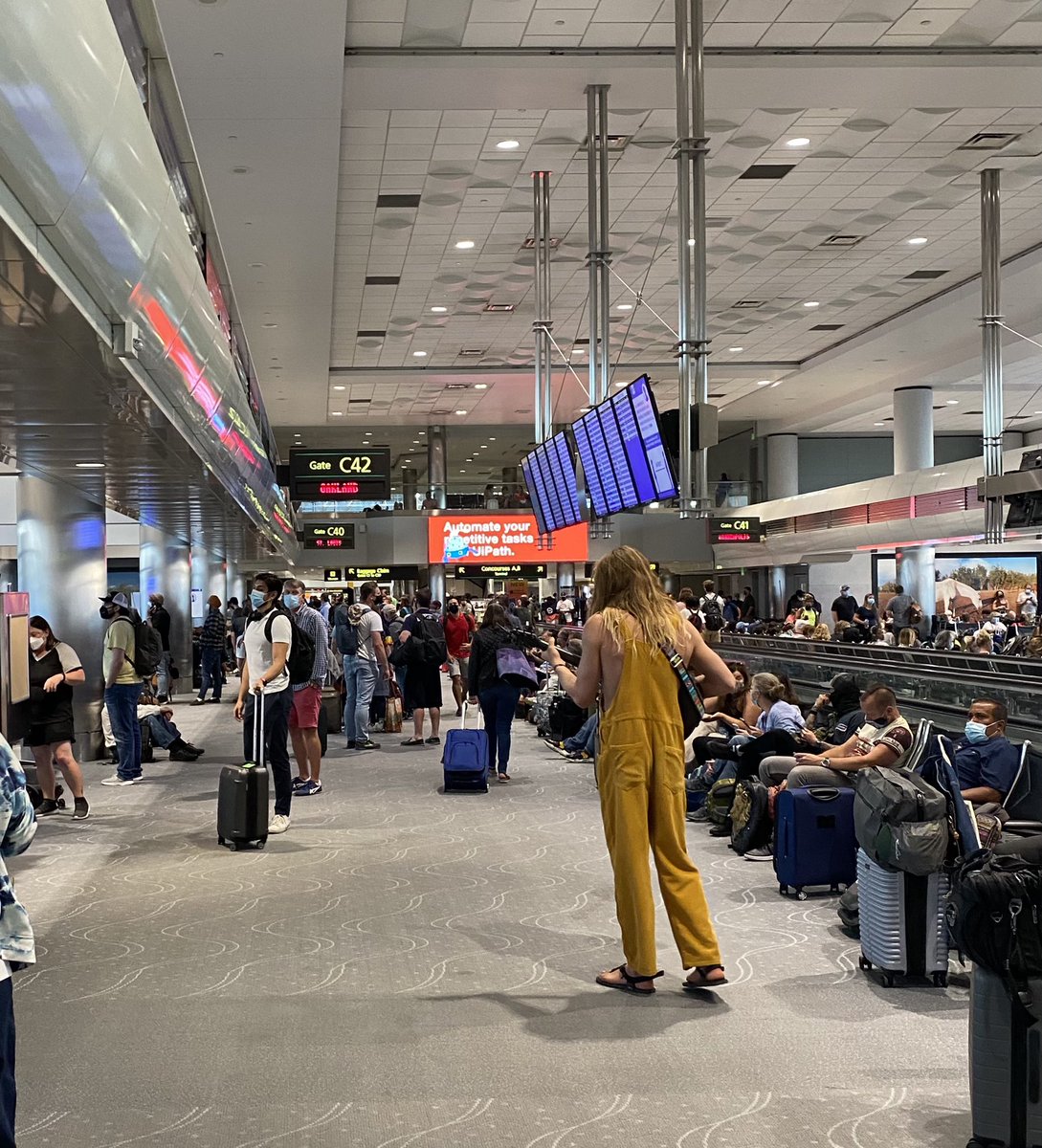 macboyzmom's tweet photo. @BKSportsTalk @Ferrario101ESPN @Tbone101ESPN Same with us. Deplaned from our flight to OAK out of DEN to make room for incoming flights. Everyone is just waiting in the terminal…My bags are on that plane! #Southwest https://t.co/KGBRuAdWYd