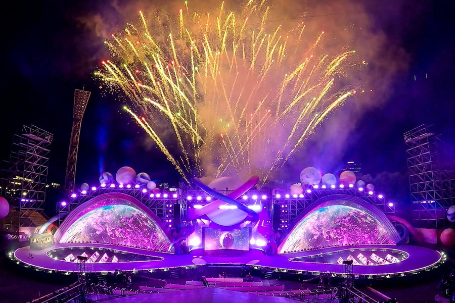PMS_1306_'s tweet photo. 📰K-media reporta que el Muster Sowoozoo 2021 en línea de @BTS_twt registró 1.33 millones pagos de espectadores en 195 países en el transcurso de dos días

https://t.co/Hr5IJLgrgw

©globalARMYforcℙ𝕄𝕊_𝟙𝟛𝟘𝟞_ https://t.co/1957a7bJHZ