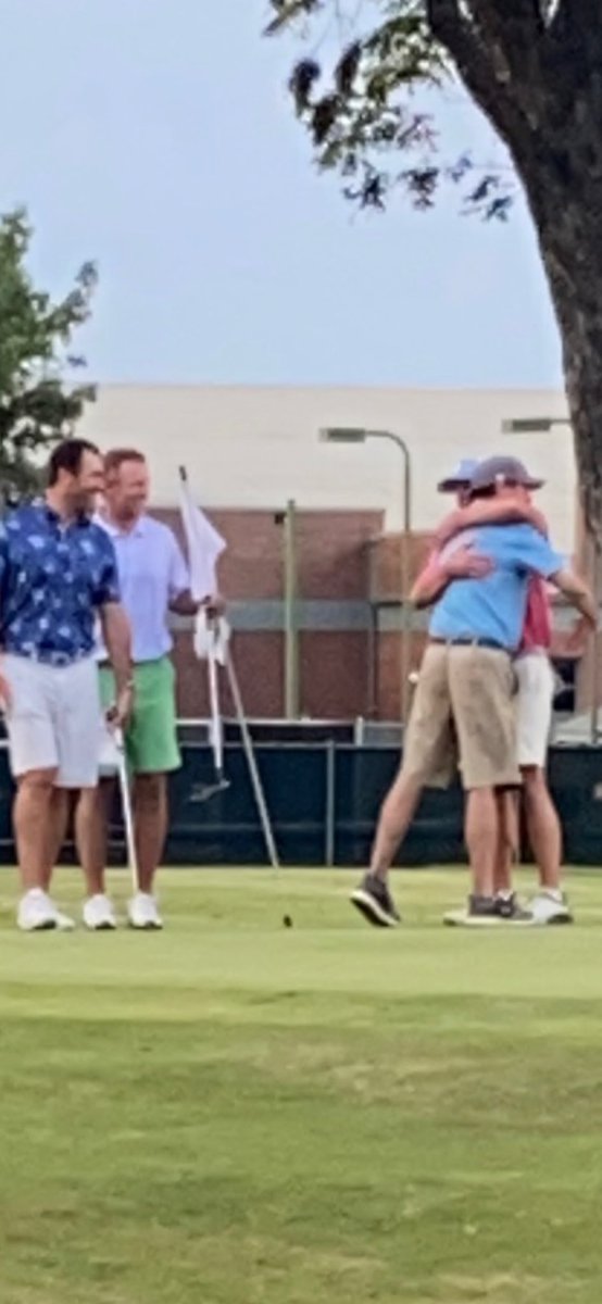mperron1's tweet photo. #Crestival 2021 🙌❤️🙏🍻⛳️ https://t.co/zCebeQ6nn7