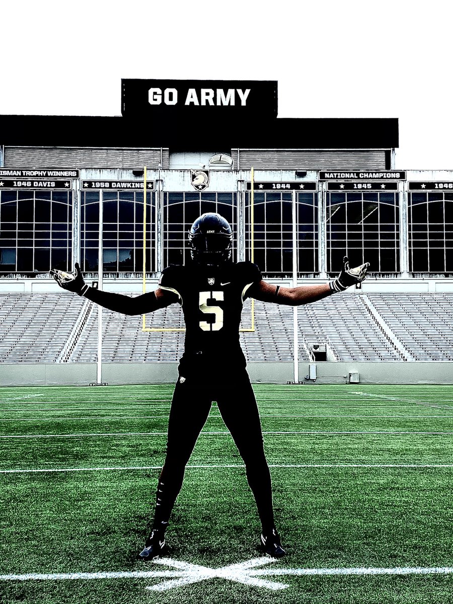 JaredMassay's tweet photo. Great Visit at Army West Point Today! Thank you. @CoachJohnLoose @CoachJeffMonken @ArmyFB_Recruit https://t.co/Fjao8oCslC